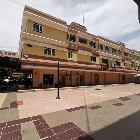 Hotel De Leon II Lahad Datu Exterior photo