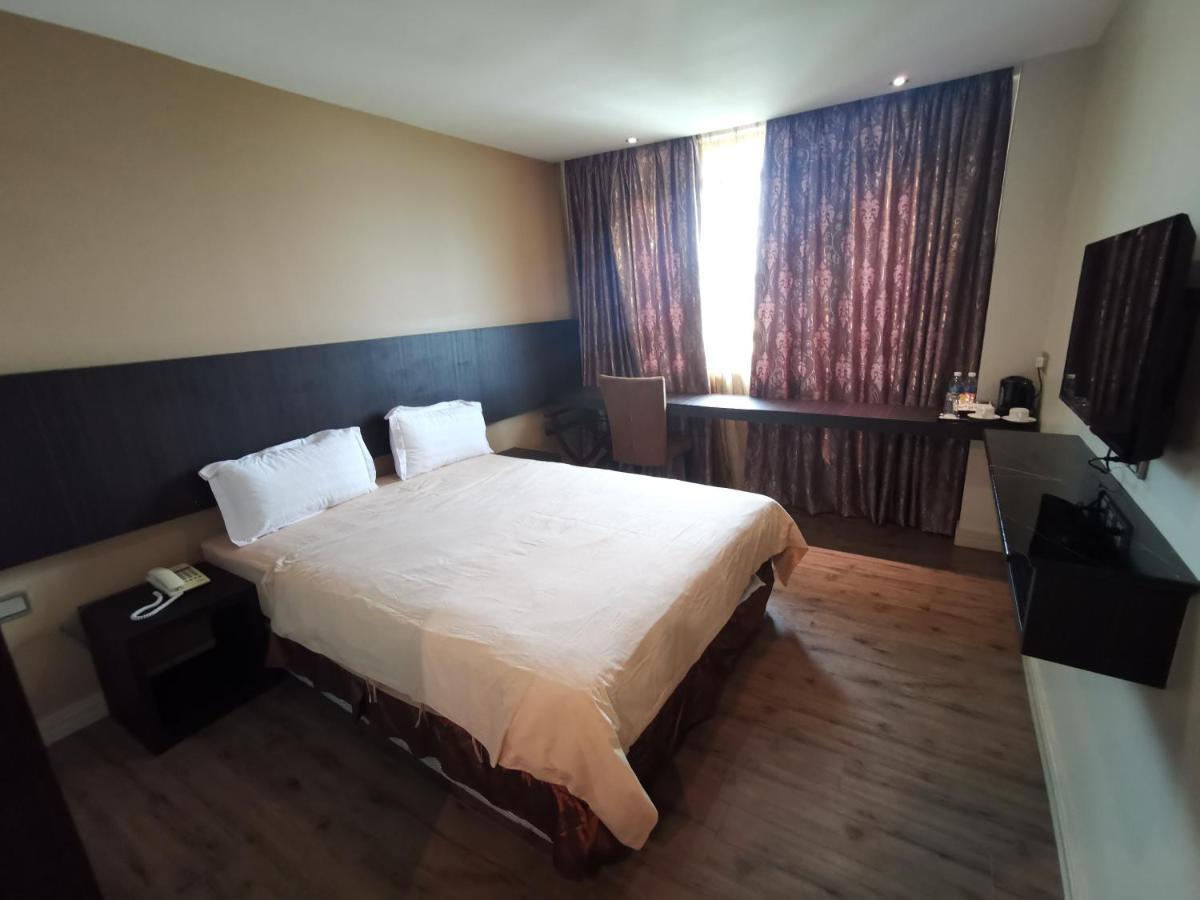 Hotel De Leon II Lahad Datu Exterior photo