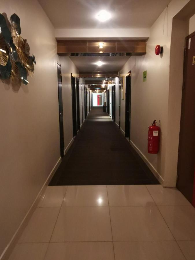 Hotel De Leon II Lahad Datu Exterior photo