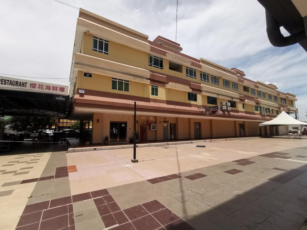Hotel De Leon II Lahad Datu Exterior photo